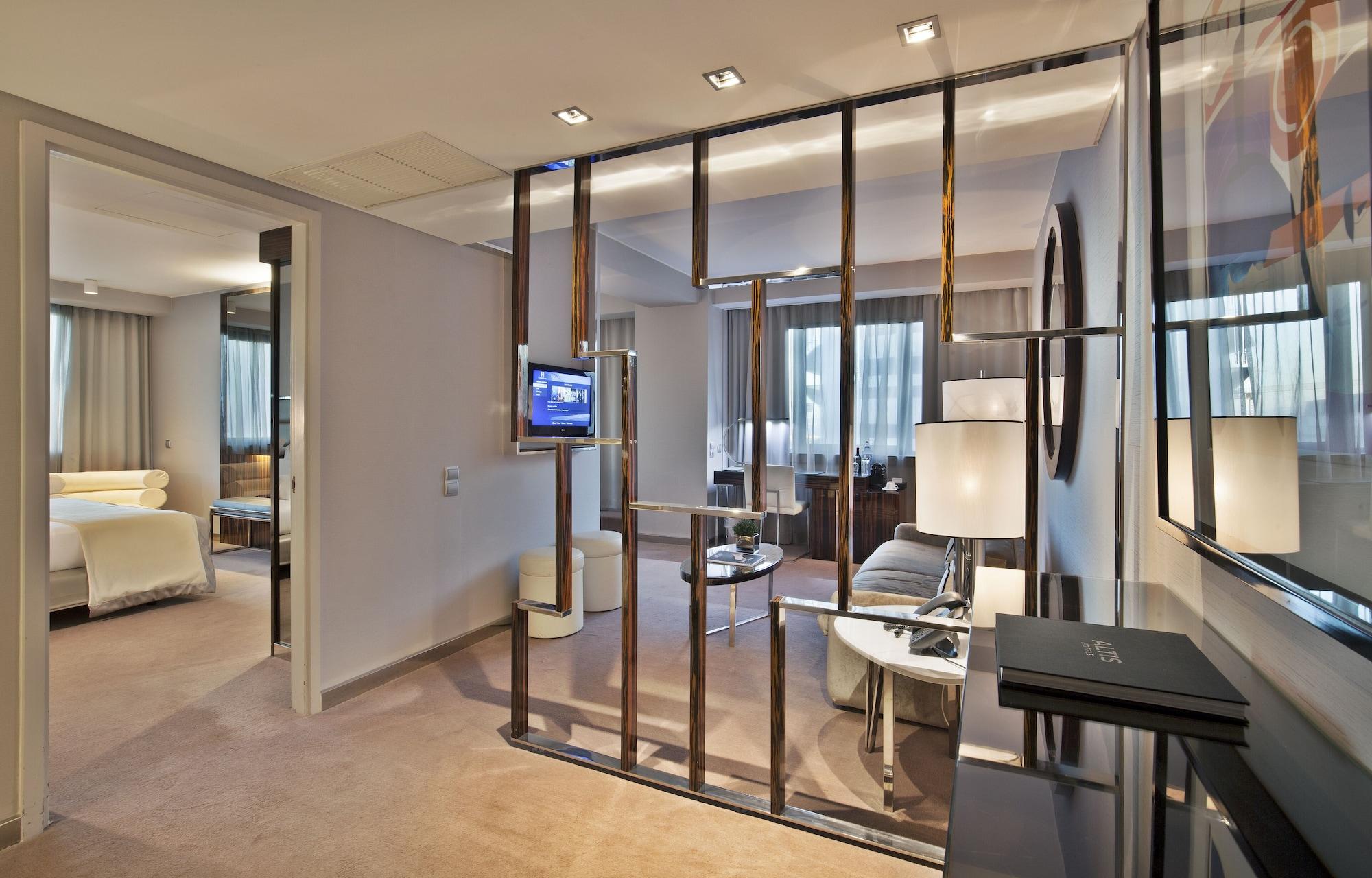 Altis Grand Hotel Lisbon Exterior photo Suite at the Mandarin Oriental, Munich