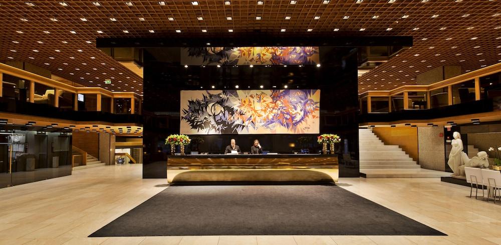 Altis Grand Hotel Lisbon Exterior photo The lobby of the hotel