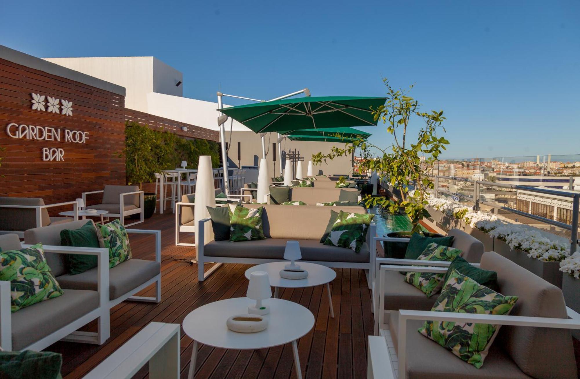 Altis Grand Hotel Lisbon Exterior photo The rooftop bar